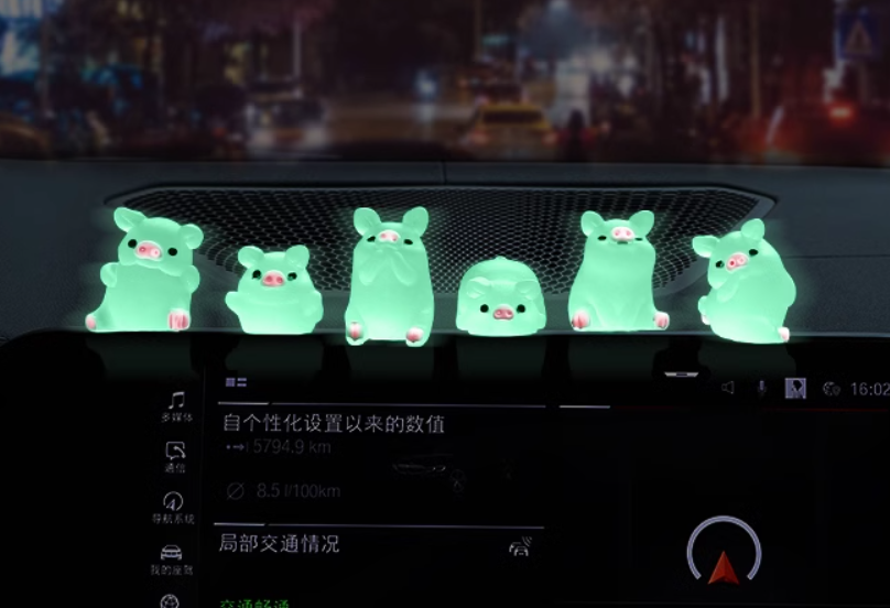 Glowing Piggies